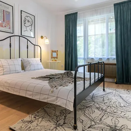 Top New Super Central 2 Bedroom Parking Wifi