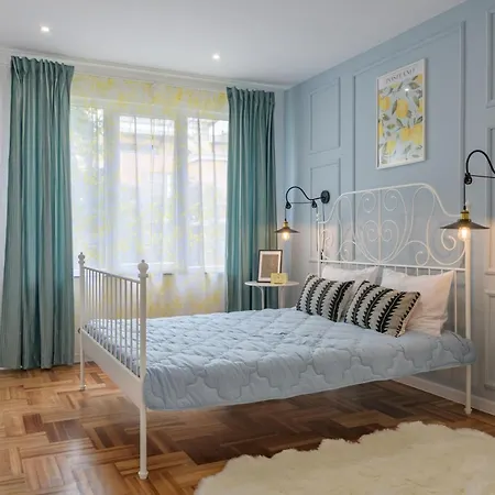 Apartment Top New Super Central 2 Bedroom Parking Wifi