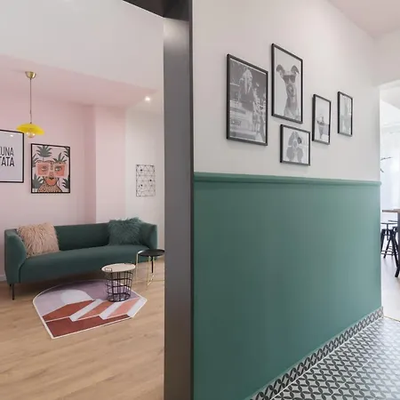 Top New Super Central 2 Bedroom Parking Wifi Apartment