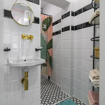 Apartment Top New Super Central 2 Bedroom Parking Wifi