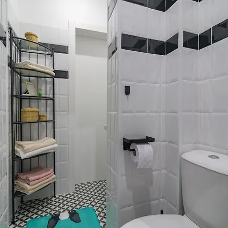 Top New Super Central 2 Bedroom Parking Wifi